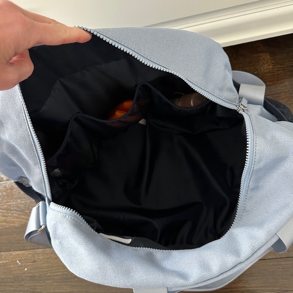 Lululemon IVIVVA Weekend Escape Duffle - Picture 2 of 6